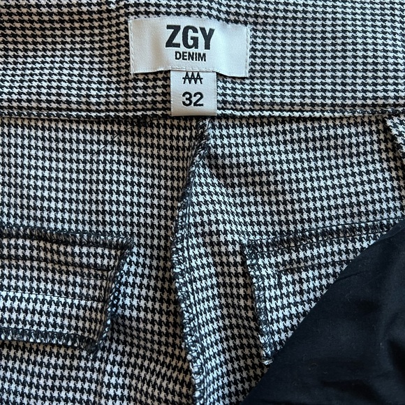 Elegant Houndstooth Women's Trousers - Picture 6 of 9